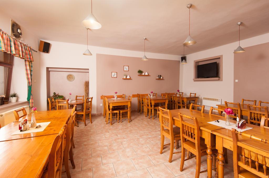 Hotel Posta Sobotka Dış mekan fotoğraf